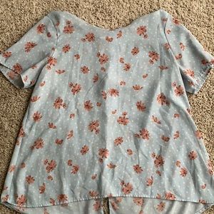 Women’s floral top